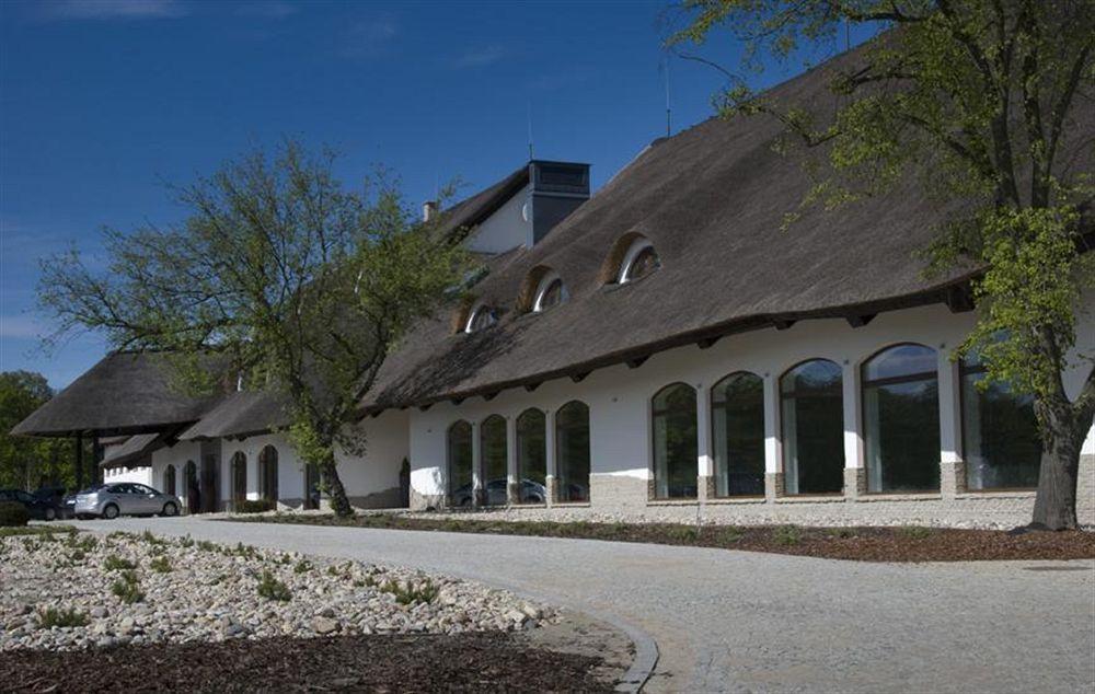 Hotel Remes Opalenica Exterior foto